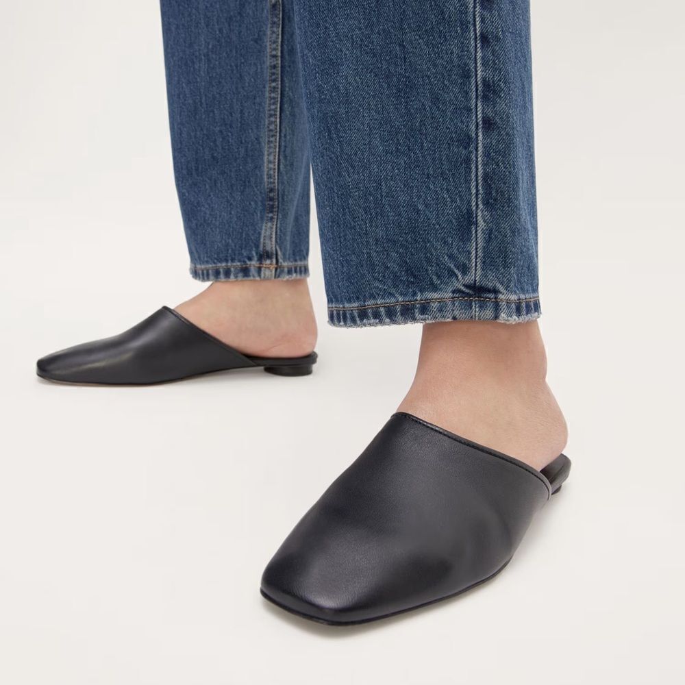 New Everlane The Day Mule In Black Leather — image 3 of 8